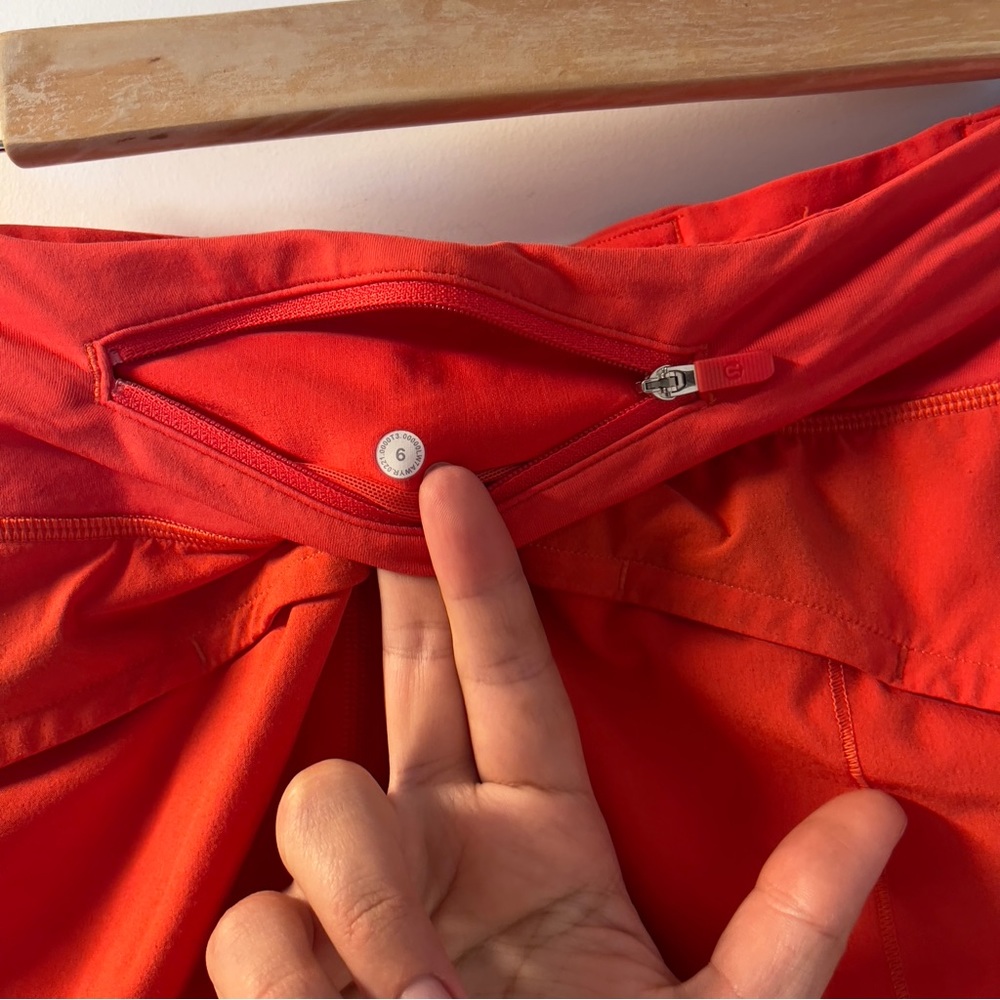 Lululemon Speed Up Short 2.5" size 8 - Picture 10 of 12